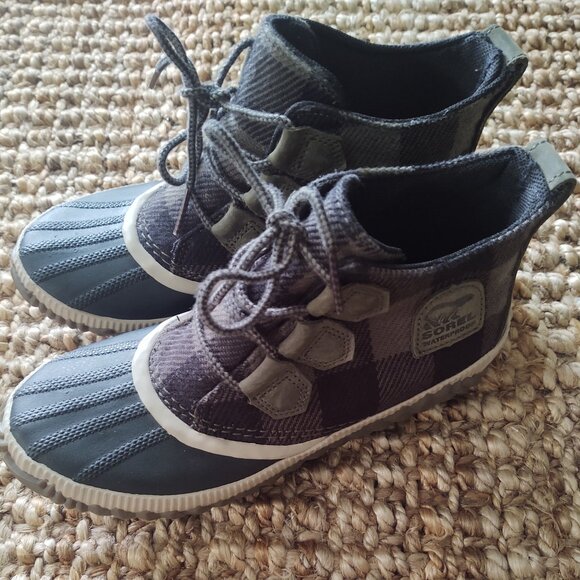 Sorel Women's Black and Green Shoes - Picture 2 of 10